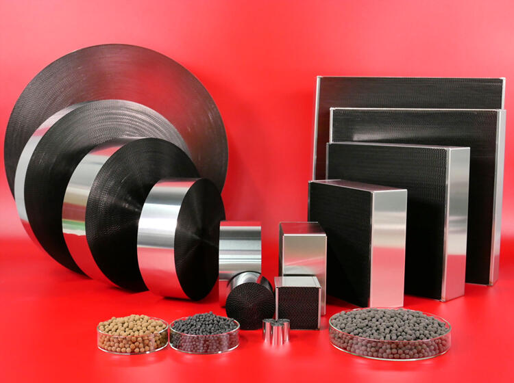 [Product images of exhaust gas purification catalysts] Metal honeycomb catalysts and pellet catalysts